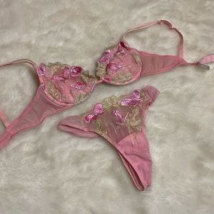 Christies Luxury Italian Intimates Lingerie double bra and thong set